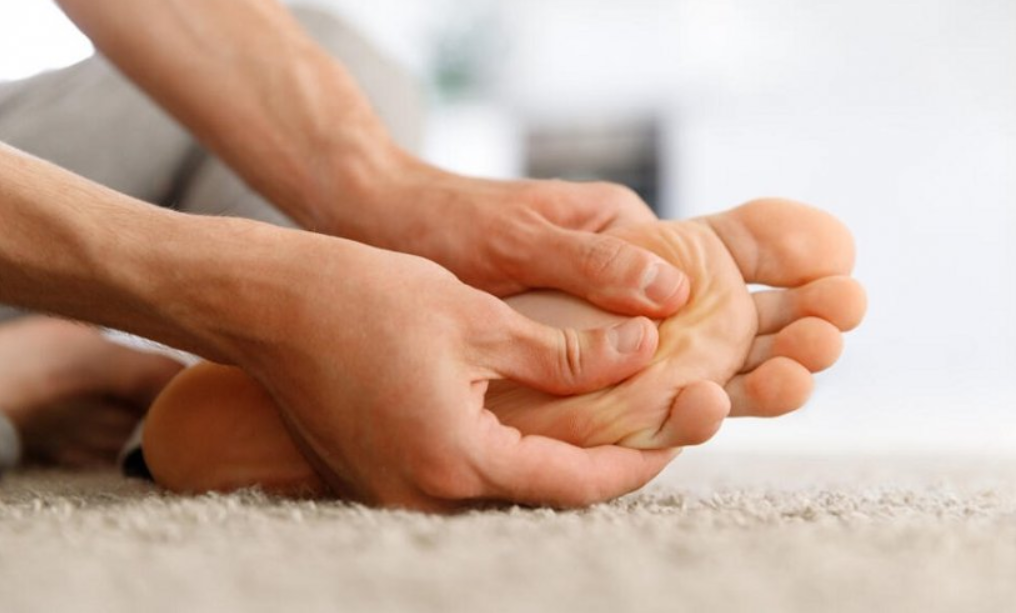 Sudden Redness and Swelling in One Leg: Causes and What to Know