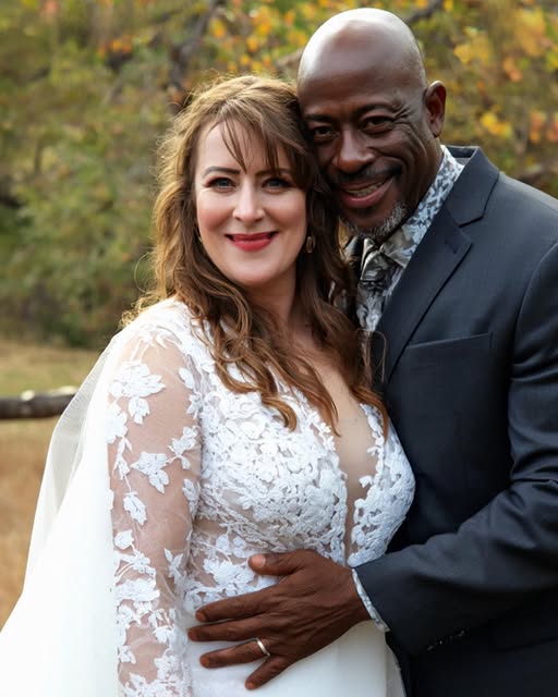 I Married My Father’s Friend — The Wedding Night Surprise That Changed Everything