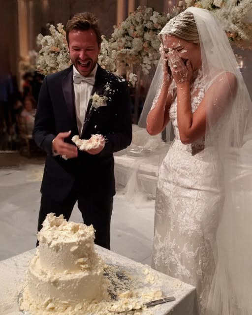 Cake Cutting Disaster at My Wedding — My Brother Handled It Perfectly