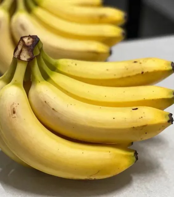 What Doctors Say About Eating Banana and Its Effects on the Body