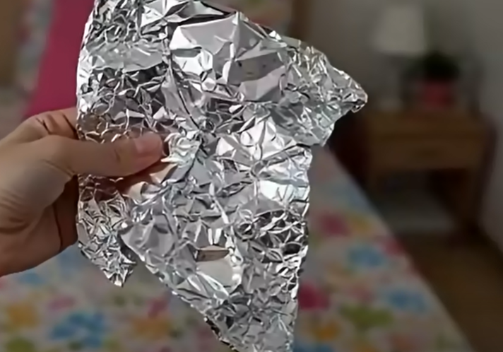 Does Aluminum Foil Under Your Pillow Actually Do Anything? Here’s the Discussion