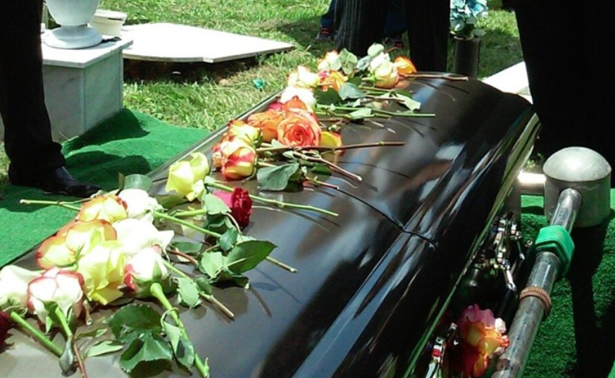 I Thought I Was There to Say Goodbye — But the Funeral Changed Everything