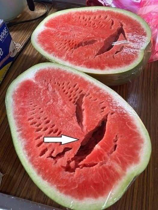 You Cut Open a Watermelon and Noticed Cracks? Here’s What Experts Say