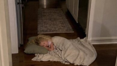 I Returned Home From a Work Trip and Found My Daughter in the Kitchen — What I Discovered in Her Room Changed Everything I Returned Home From a Work Trip and Found My Daughter in the Kitchen — What I Discovered in Her Room Changed Everything