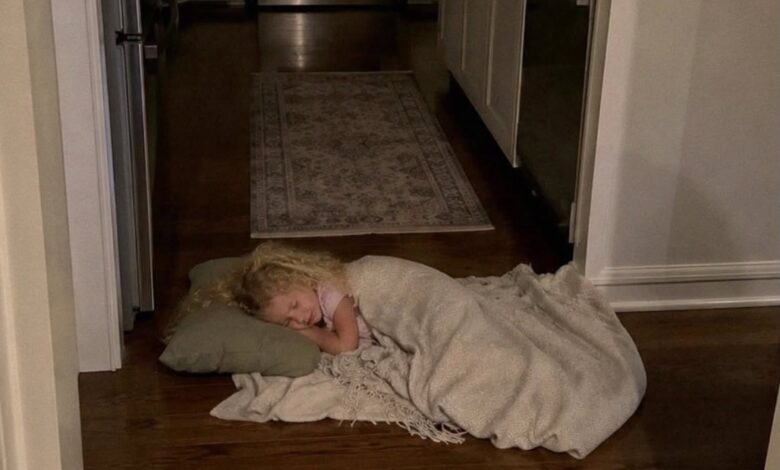 I Returned Home From a Work Trip and Found My Daughter in the Kitchen — What I Discovered in Her Room Changed Everything I Returned Home From a Work Trip and Found My Daughter in the Kitchen — What I Discovered in Her Room Changed Everything