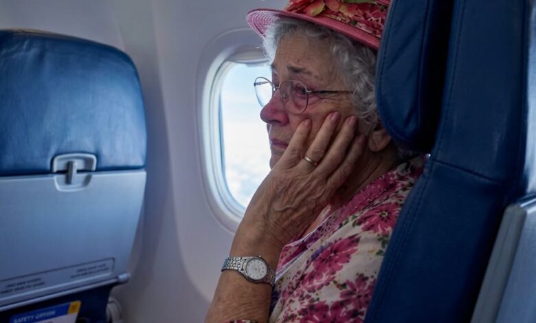 A Stranger Judged My Mother on a Flight — Then Her Story Was Revealed