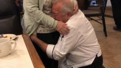 Restaurant Owner’s Emotional Reaction After an Elderly Mother Was Treated Unfairly